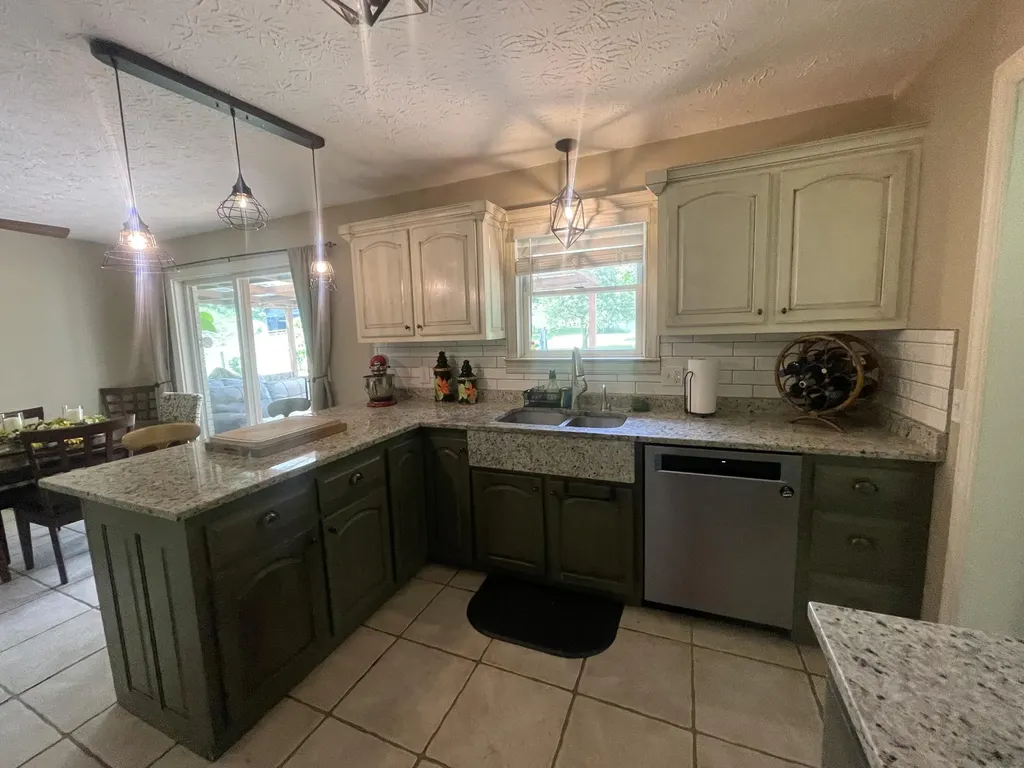 1153 Key 718 Flat Lick KY 40935