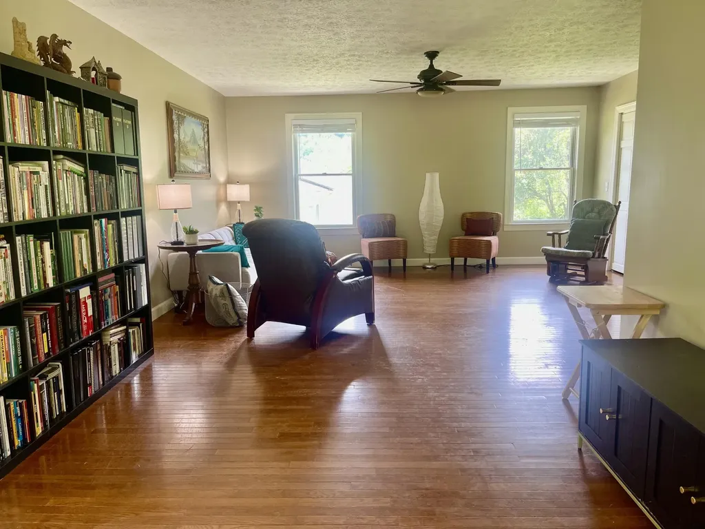 1153 Key 718 Flat Lick KY 40935