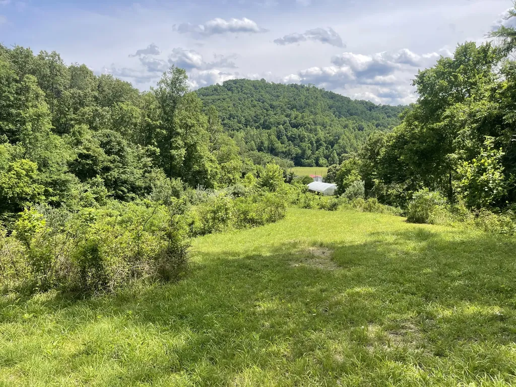1153 Key 718 Flat Lick KY 40935