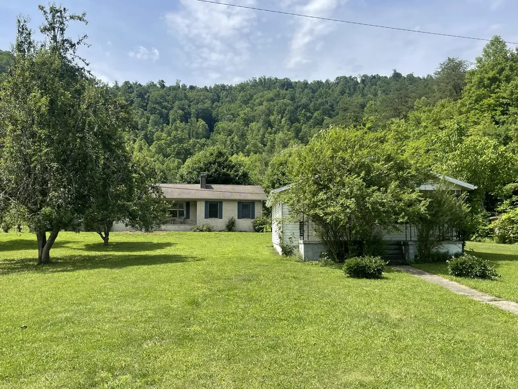 1153 Key 718 Flat Lick KY 40935
