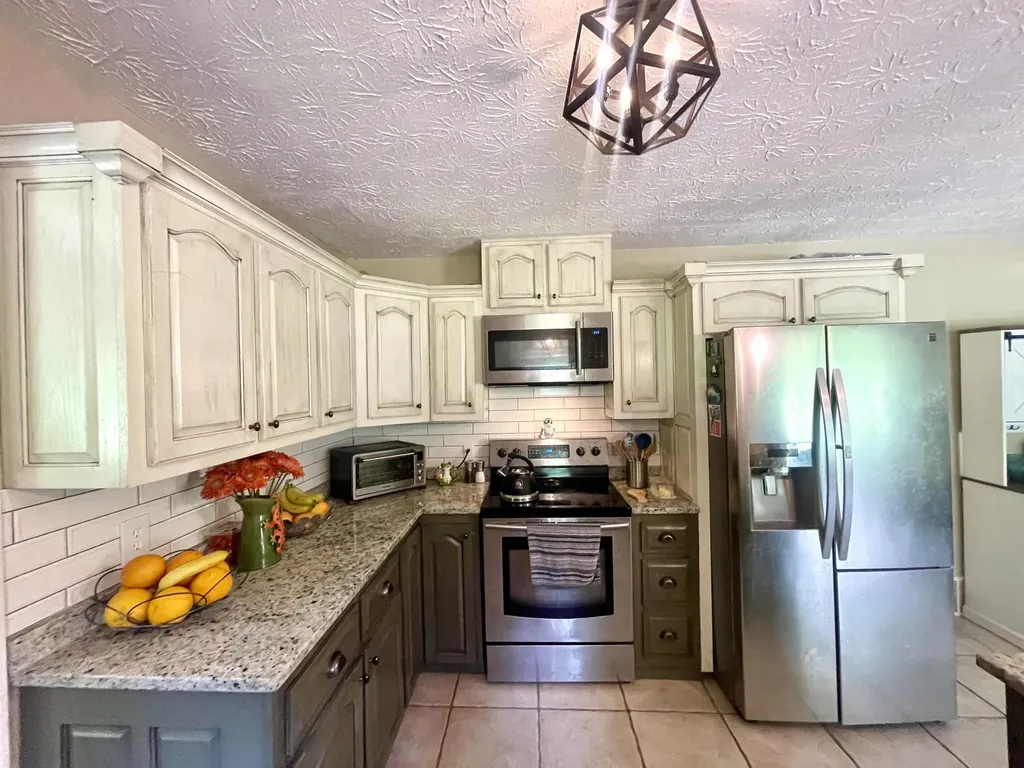 1153 Key 718 Flat Lick KY 40935