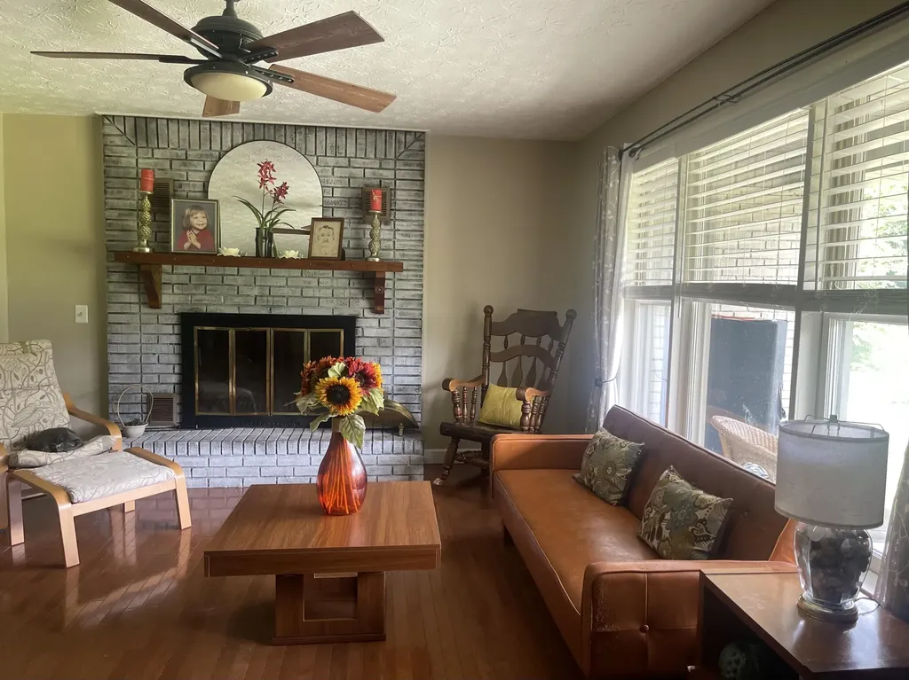 1153 Key 718 Flat Lick KY 40935