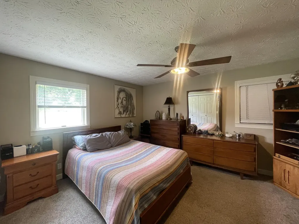 1153 Key 718 Flat Lick KY 40935