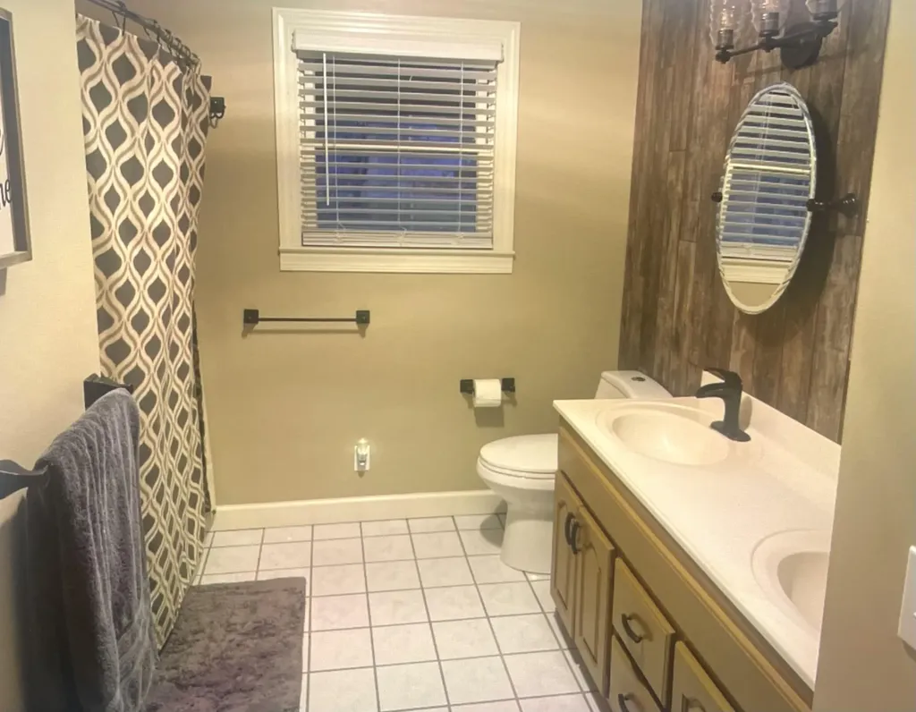 1153 Key 718 Flat Lick KY 40935