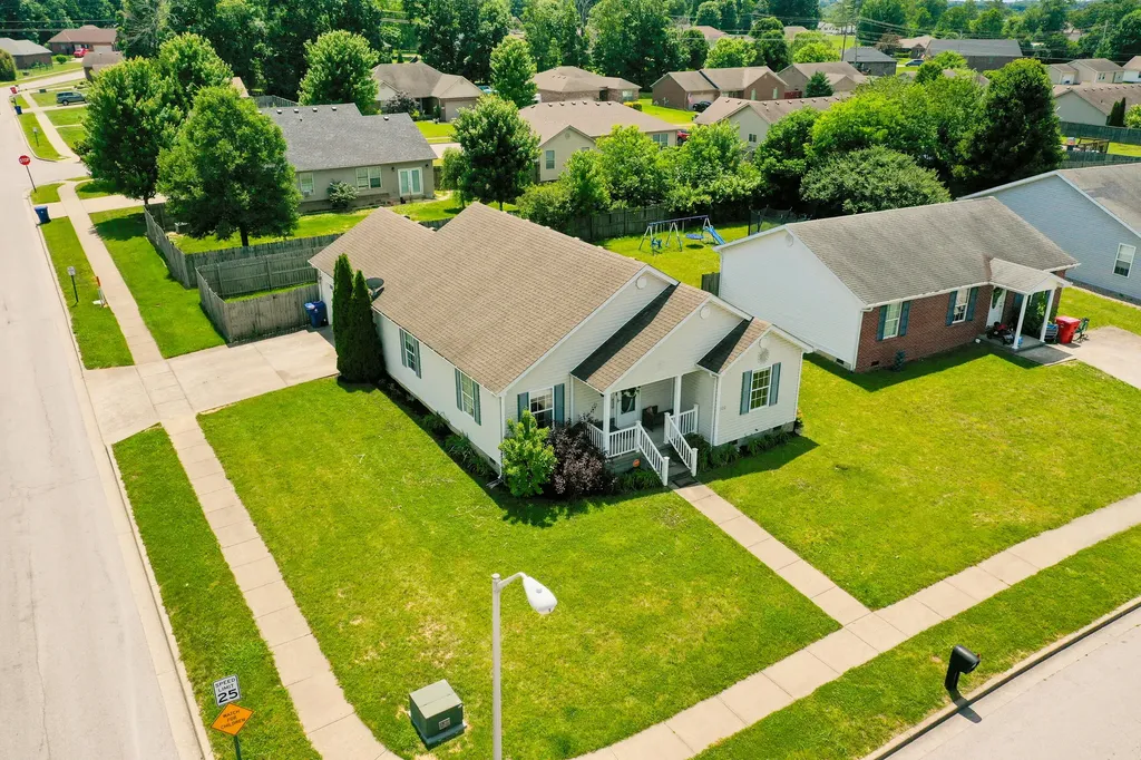 322 Village Drive Berea KY 40403