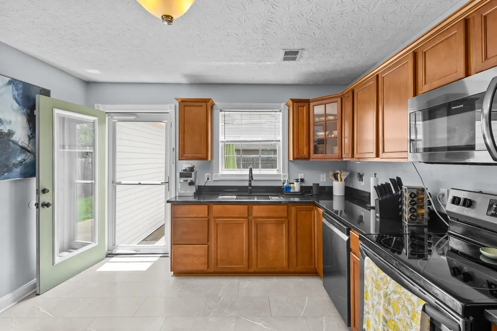 322 Village Drive Berea KY 40403