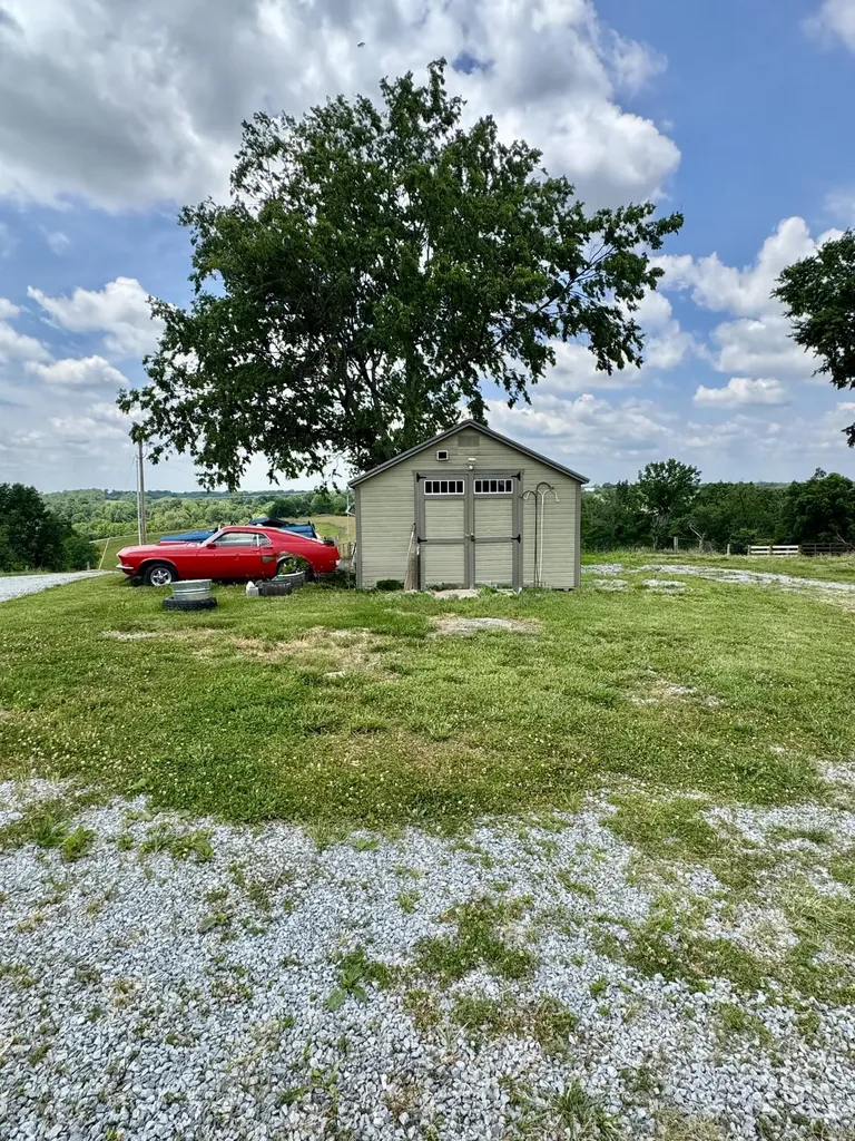 2475 Gravel Road Carlisle KY 40311