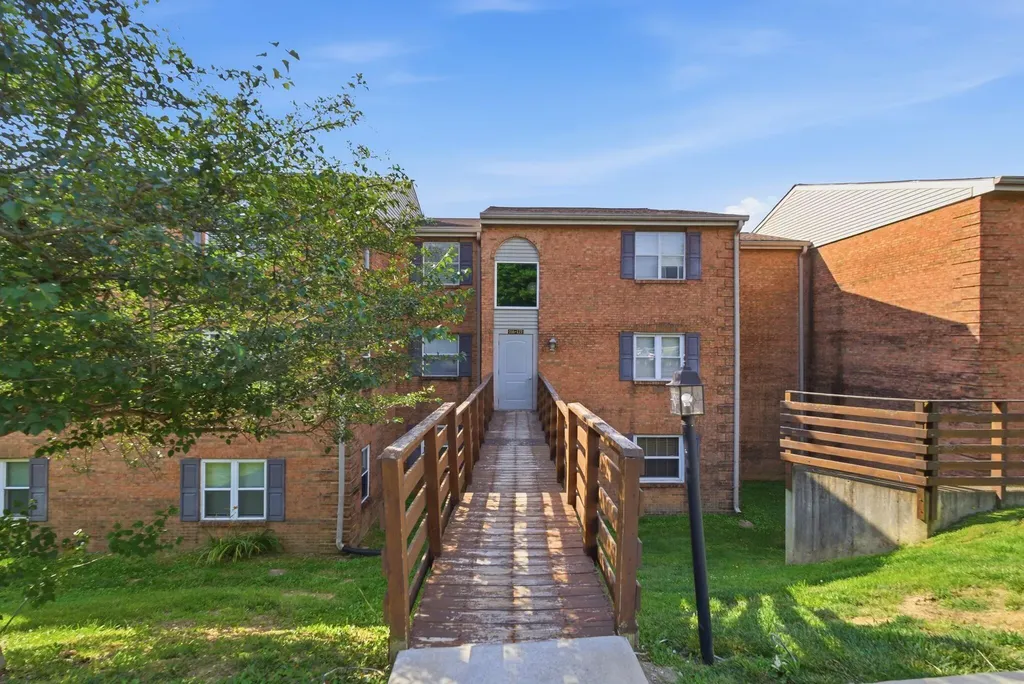 421 Redding Road Lexington KY 40517