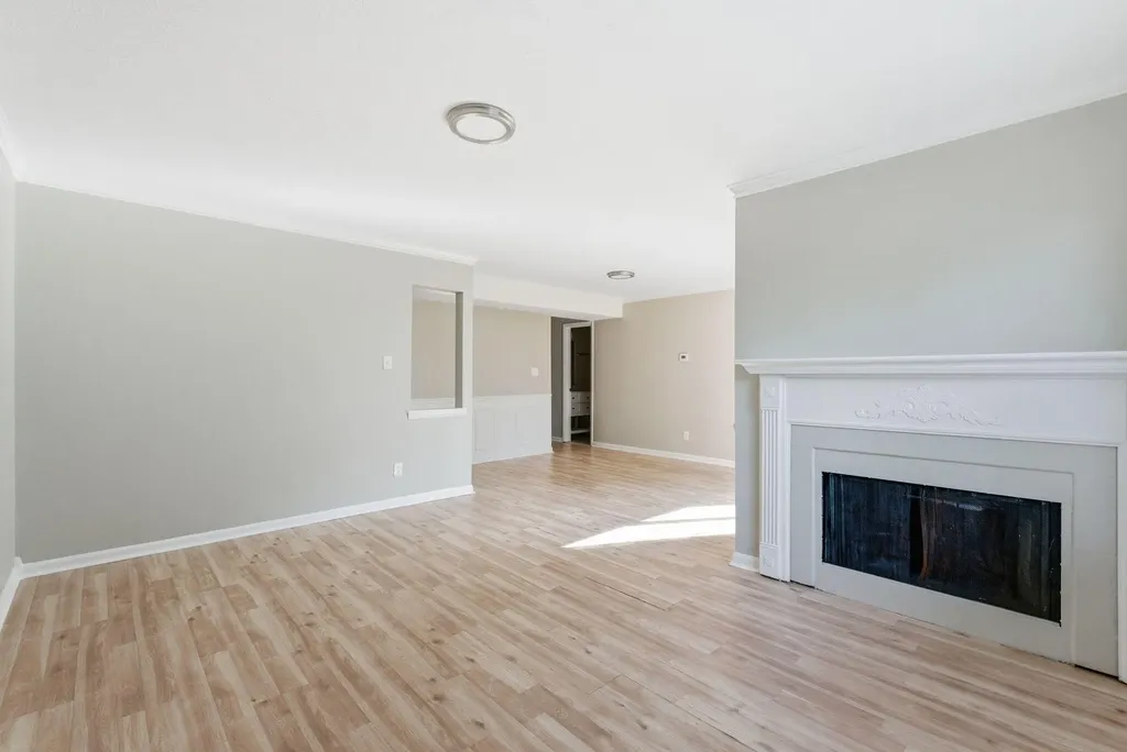 421 Redding Road Lexington KY 40517
