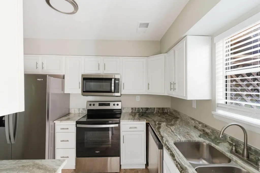 421 Redding Road Lexington KY 40517