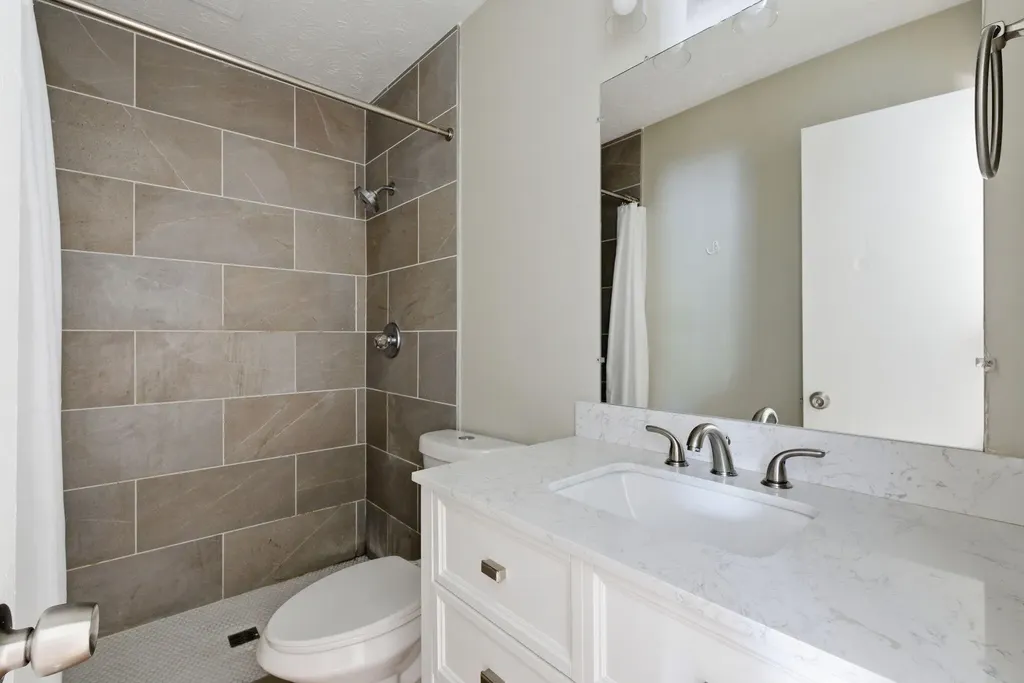 421 Redding Road Lexington KY 40517