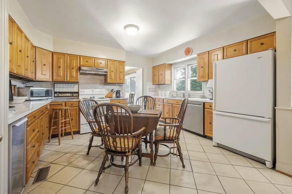 4036 N Cleveland Road Lexington KY 40516