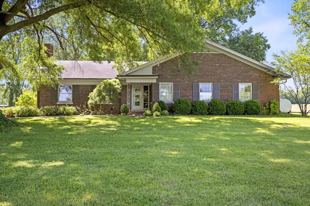 4036 N Cleveland Road Lexington KY 40516