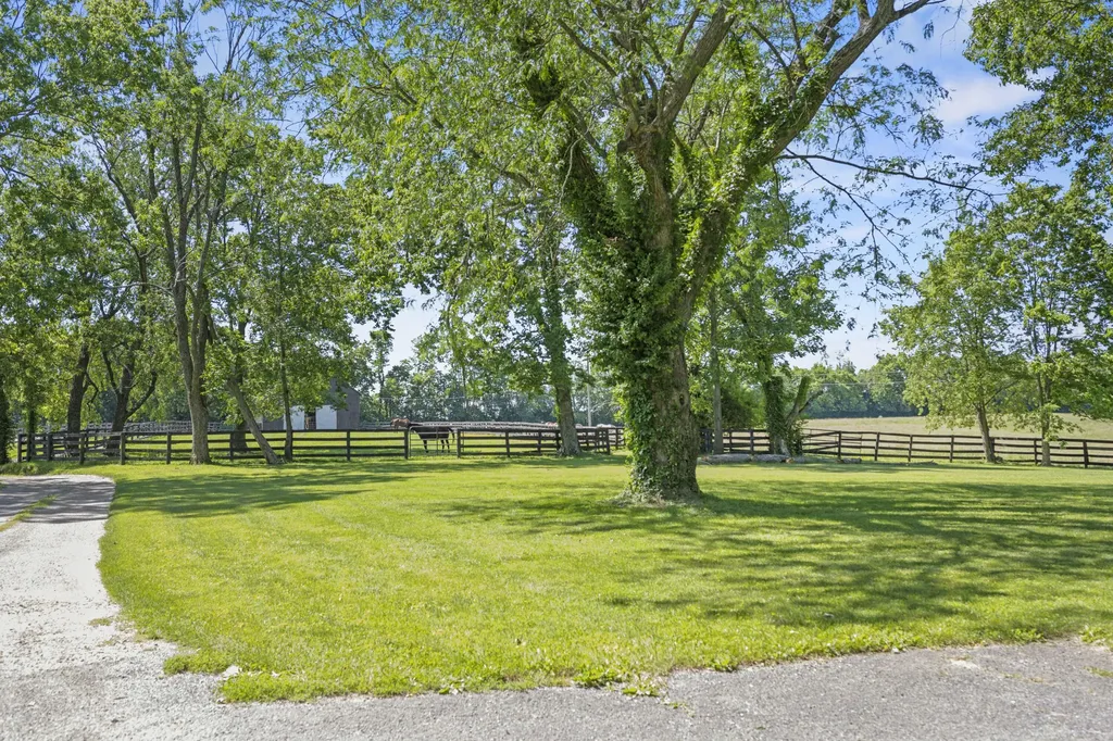 4036 N Cleveland Road Lexington KY 40516