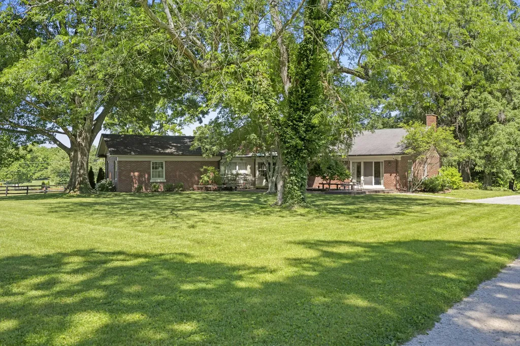 4036 N Cleveland Road Lexington KY 40516