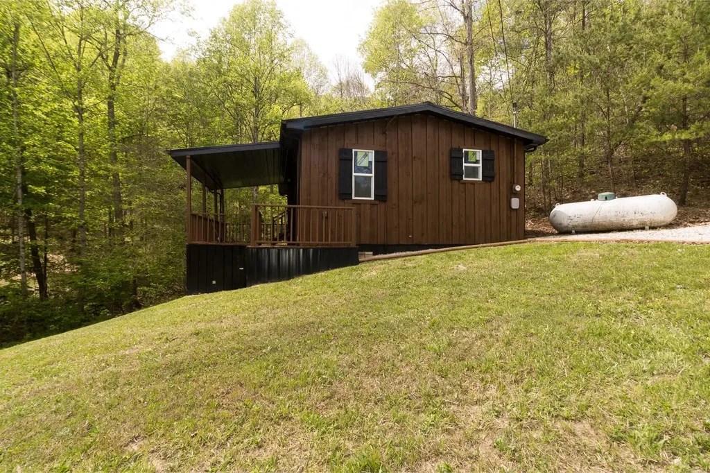 282 Major Wilhoit Road Frenchburg KY 40322