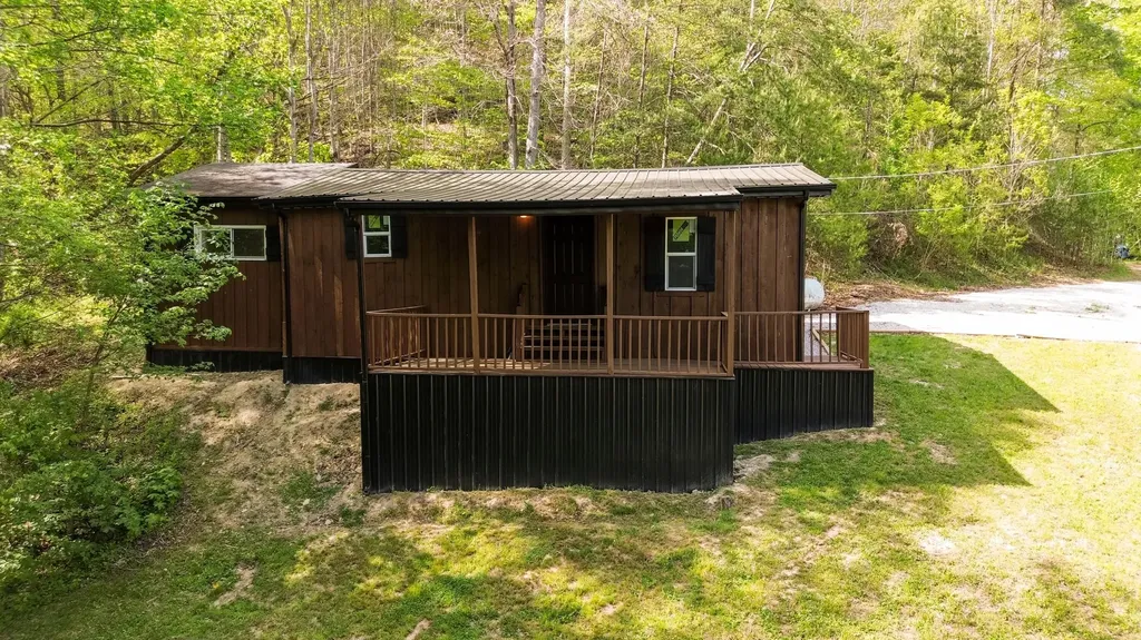 282 Major Wilhoit Road Frenchburg KY 40322