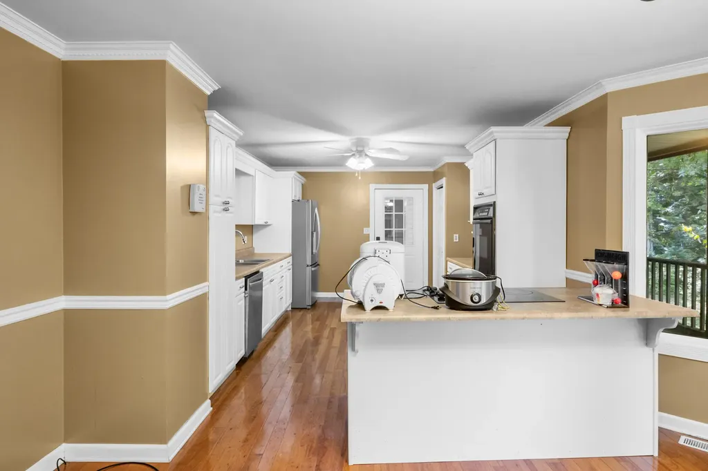 51 Tamarack Trace London KY 40741