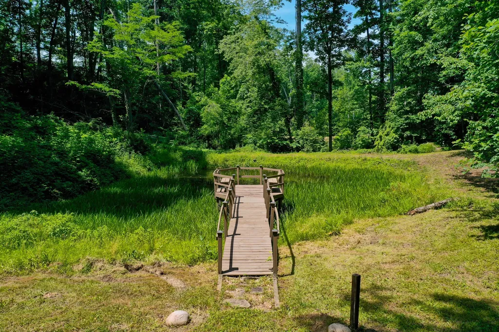 51 Tamarack Trace London KY 40741
