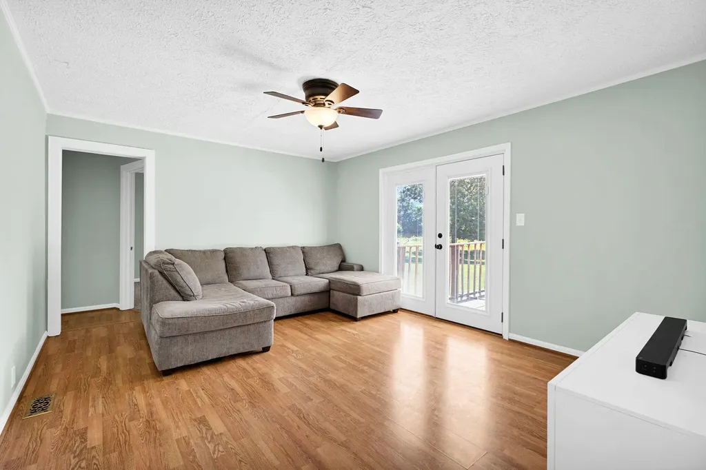 5566 Ky-120 Dixon KY 42409