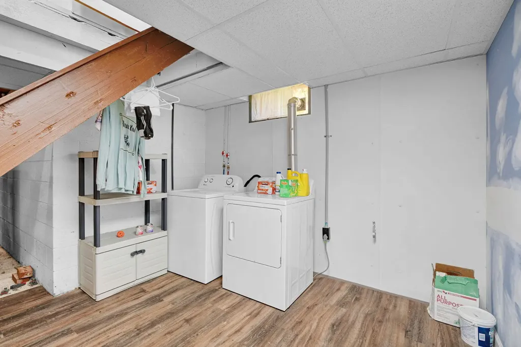 5566 Ky-120 Dixon KY 42409