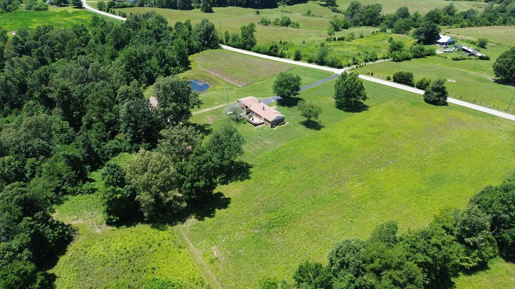5566 Ky-120 Dixon KY 42409