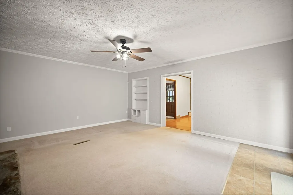 29 S Teresa Drive Owingsville KY 40360