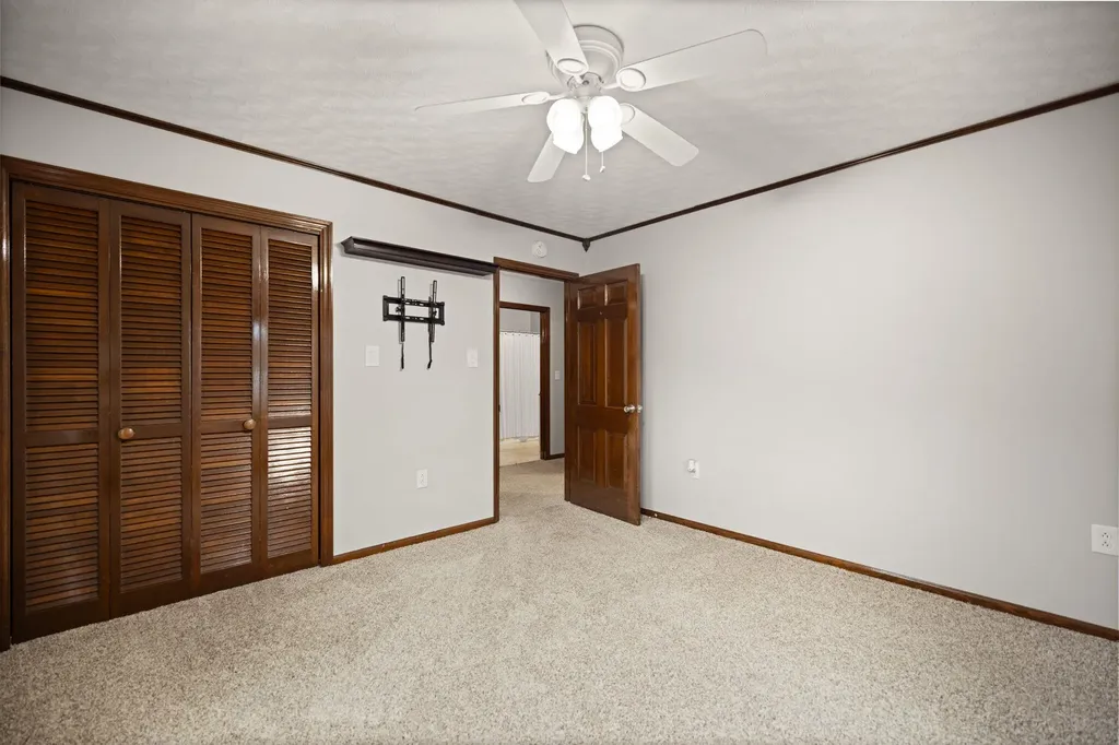 29 S Teresa Drive Owingsville KY 40360
