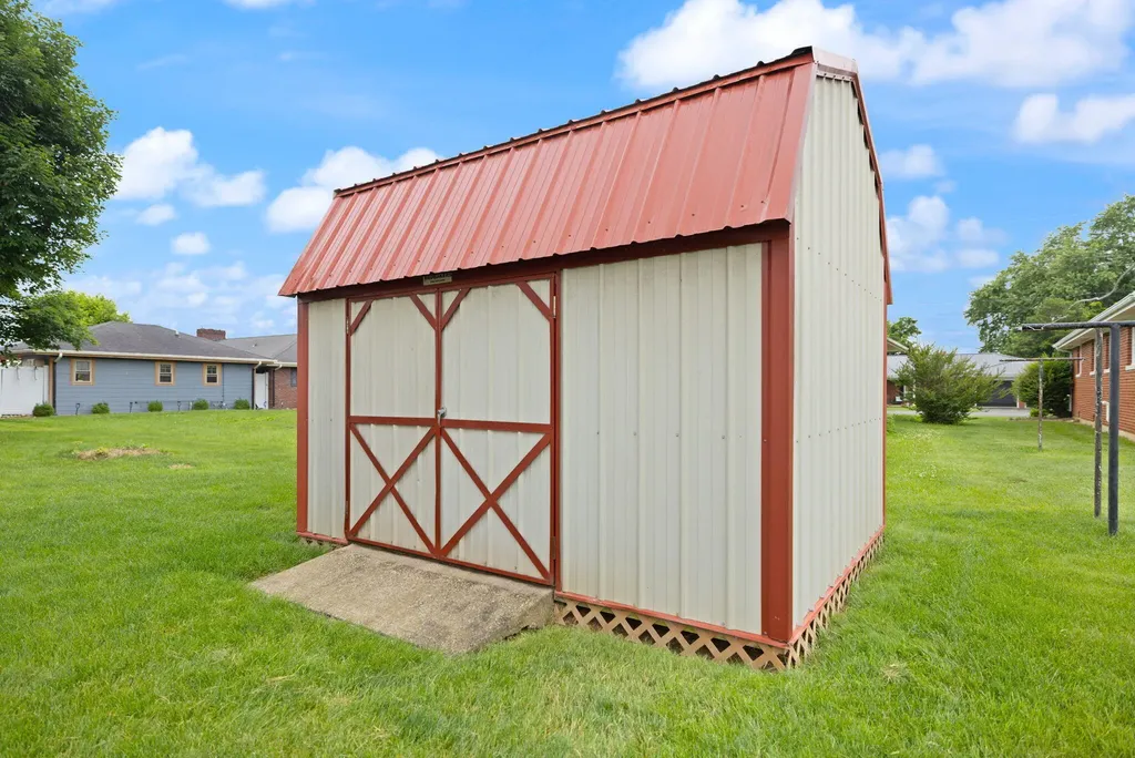 29 S Teresa Drive Owingsville KY 40360
