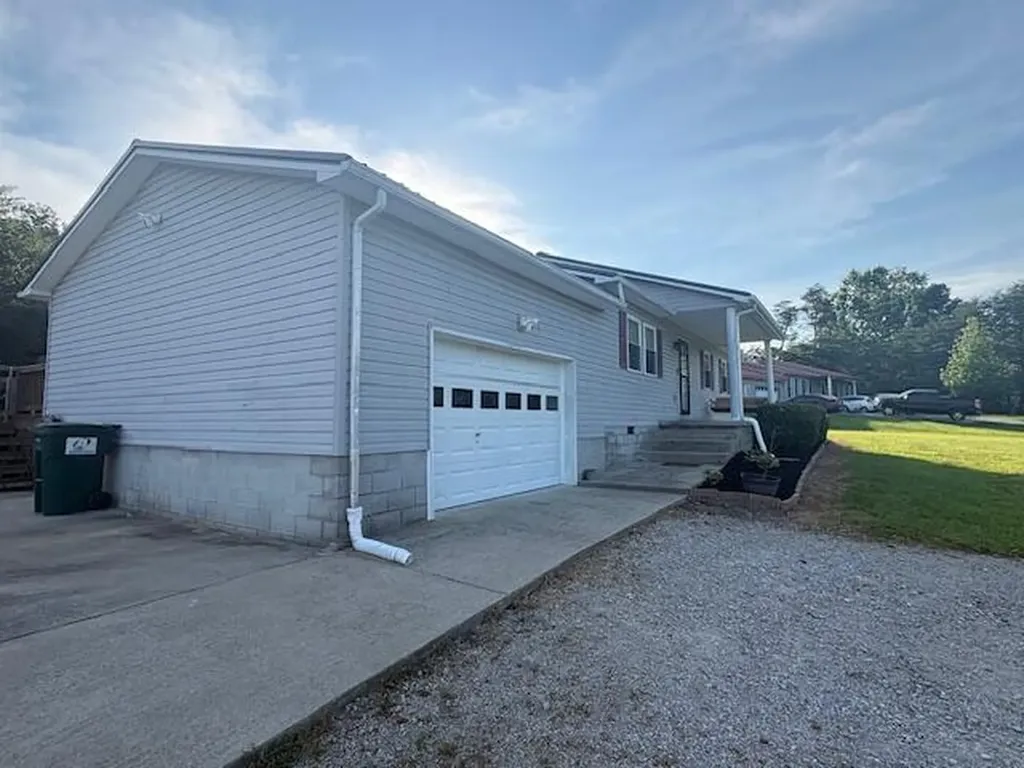 65 Outlook Drive Owingsville KY 40360
