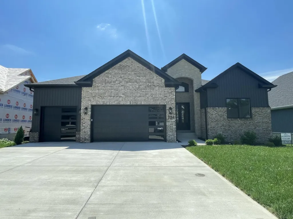 734 Azalea Lane Versailles KY 40383