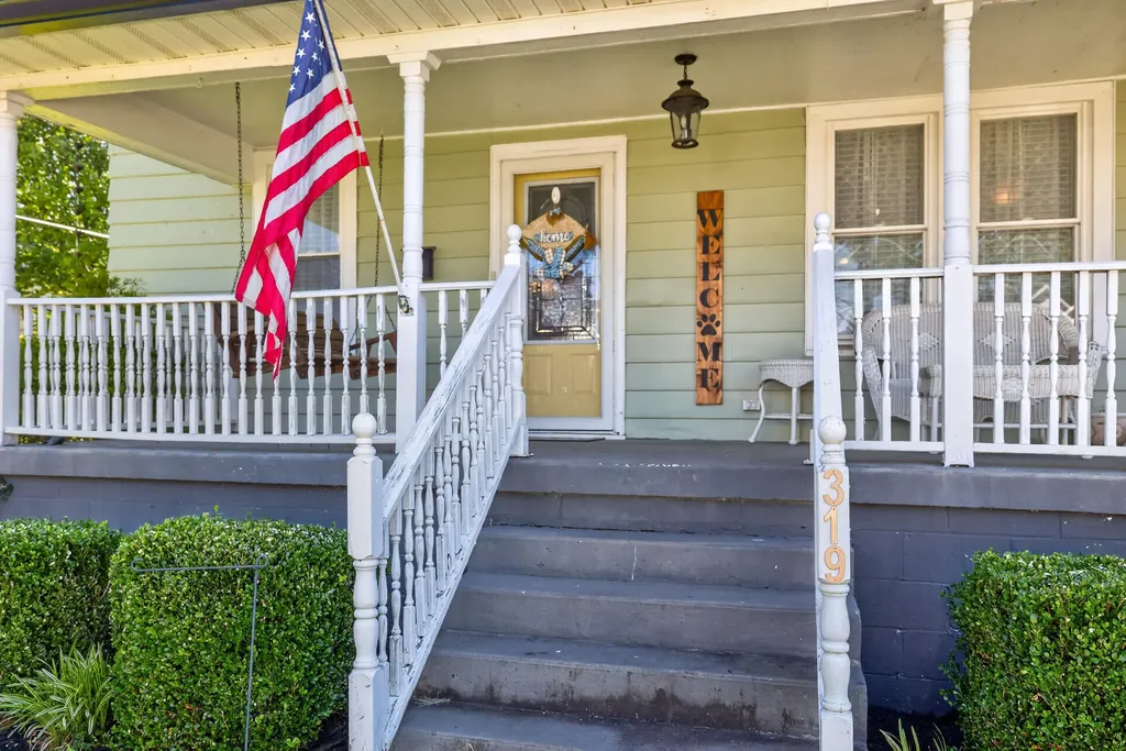 319 N Elm Street Carlisle KY 40311