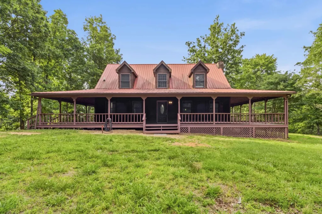 1803 Patsy Riffe Road Middleburg KY 42541