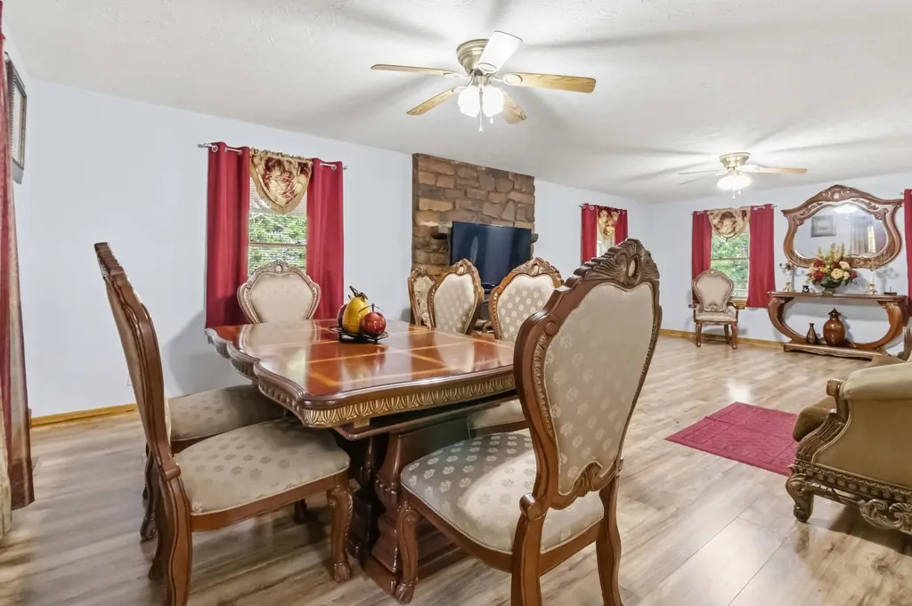 1803 Patsy Riffe Road Middleburg KY 42541