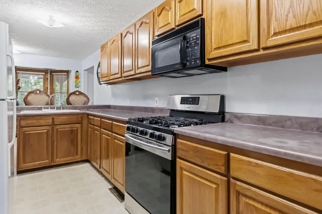 1803 Patsy Riffe Road Middleburg KY 42541
