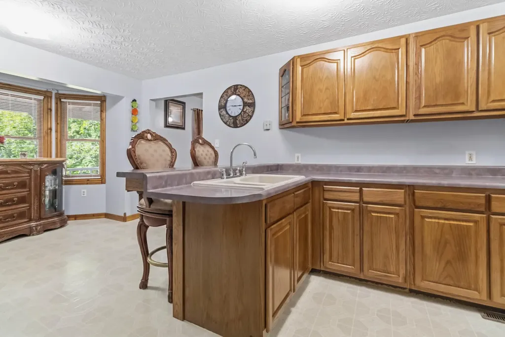 1803 Patsy Riffe Road Middleburg KY 42541