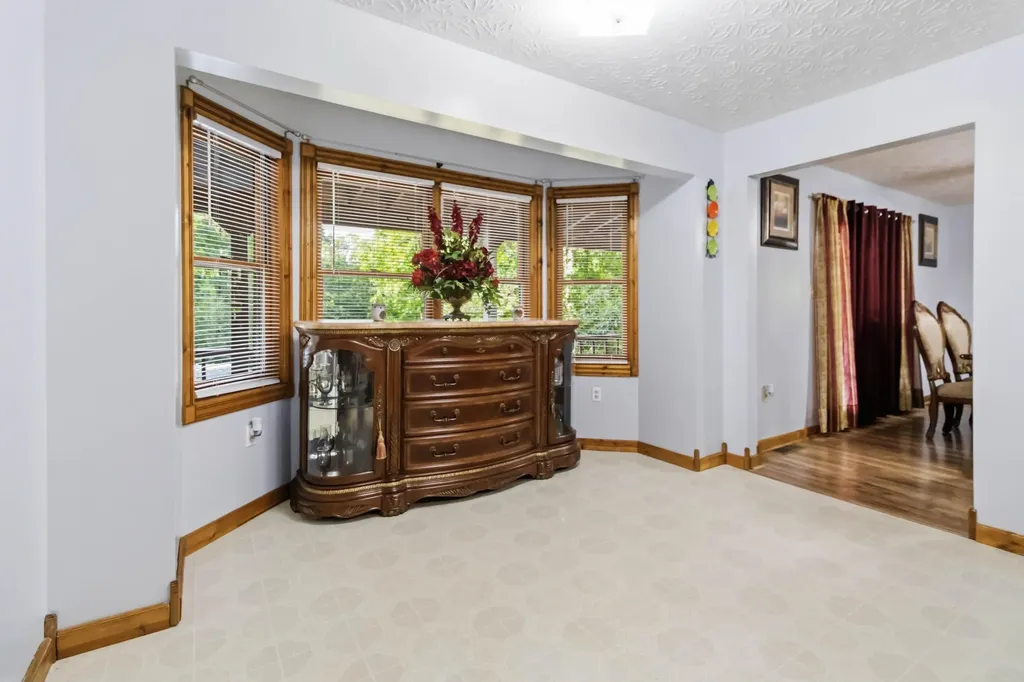 1803 Patsy Riffe Road Middleburg KY 42541