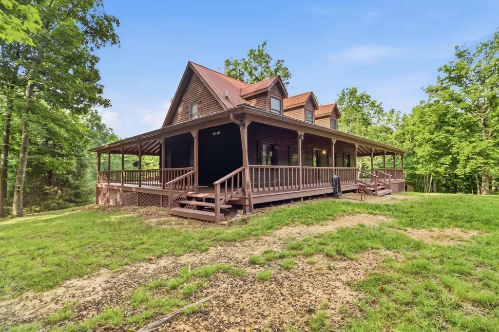1803 Patsy Riffe Road Middleburg KY 42541
