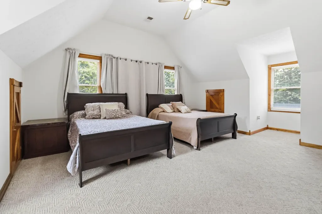 1803 Patsy Riffe Road Middleburg KY 42541