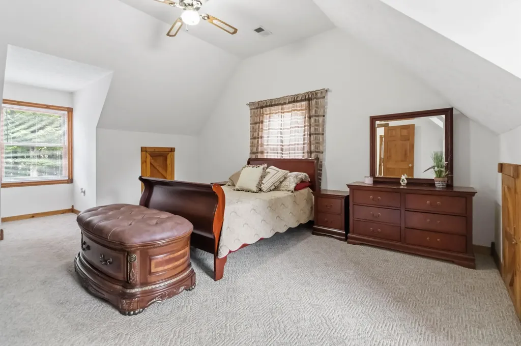 1803 Patsy Riffe Road Middleburg KY 42541