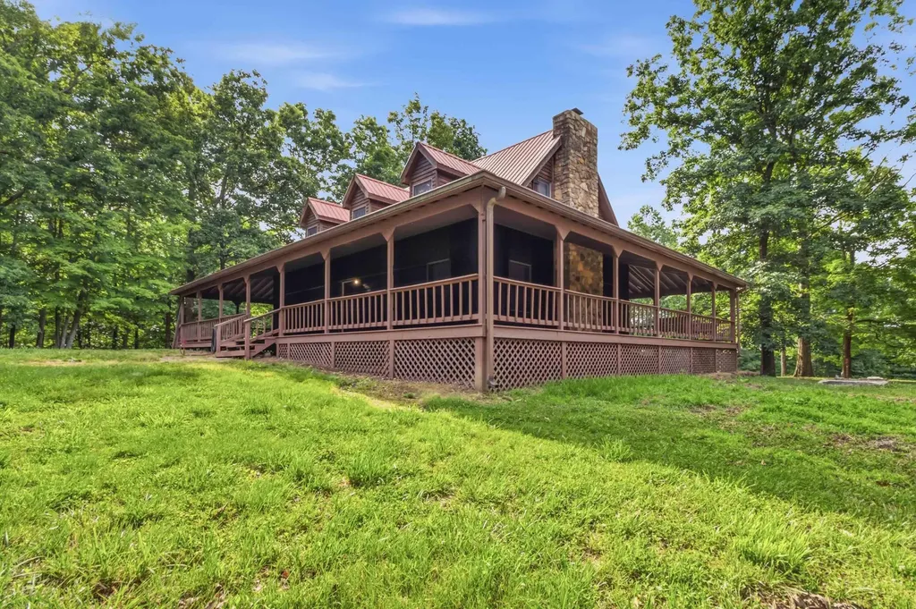1803 Patsy Riffe Road Middleburg KY 42541