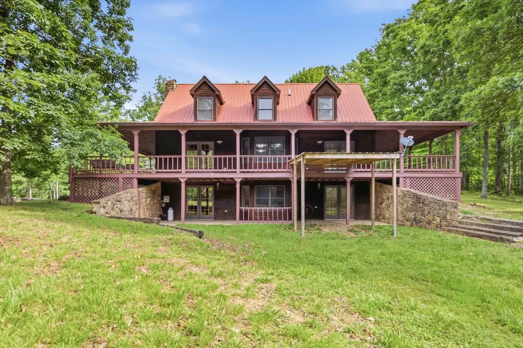 1803 Patsy Riffe Road Middleburg KY 42541