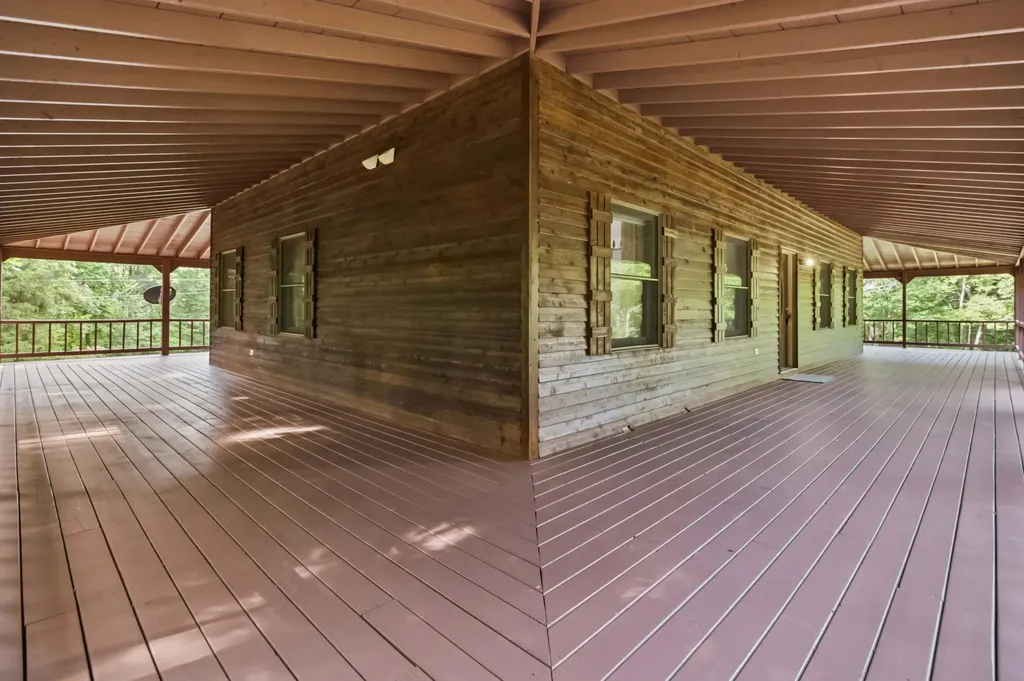 1803 Patsy Riffe Road Middleburg KY 42541