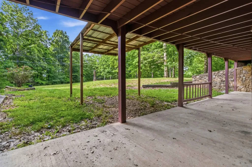 1803 Patsy Riffe Road Middleburg KY 42541