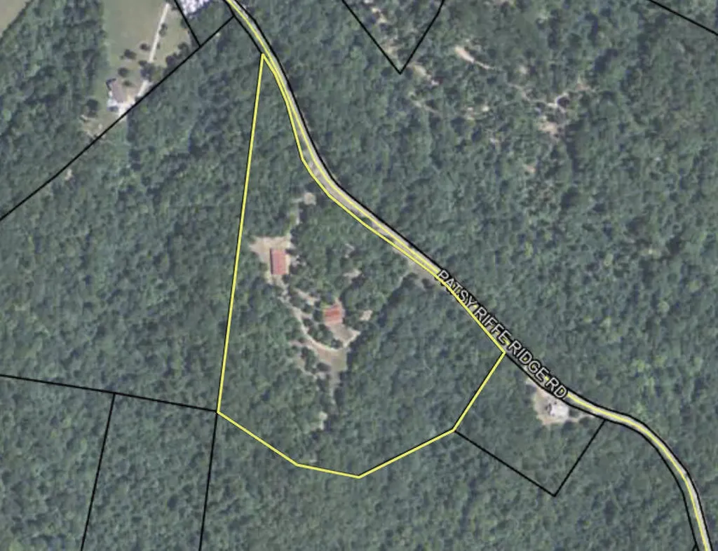 1803 Patsy Riffe Road Middleburg KY 42541