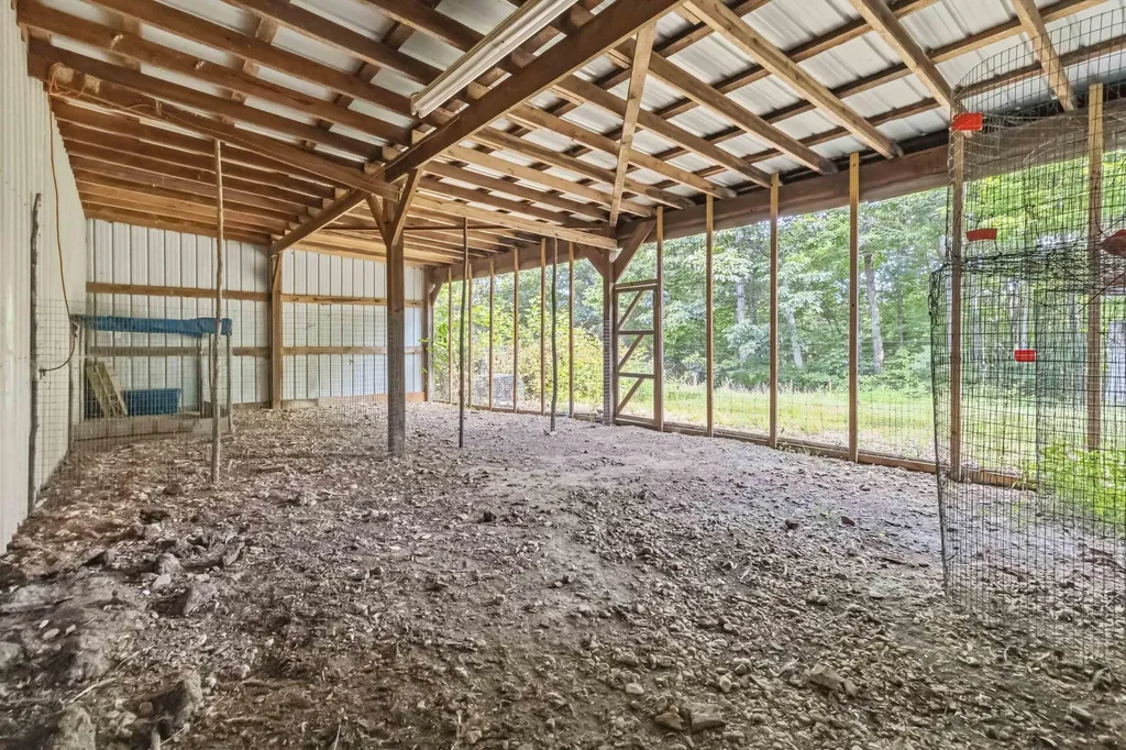 1803 Patsy Riffe Road Middleburg KY 42541