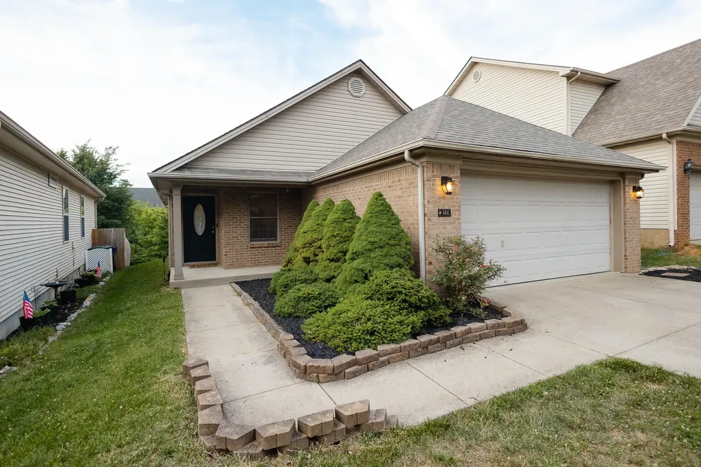 464 Mcconnells Trace Lexington KY 40511
