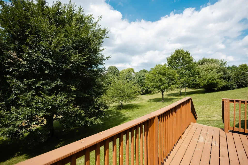 464 Mcconnells Trace Lexington KY 40511