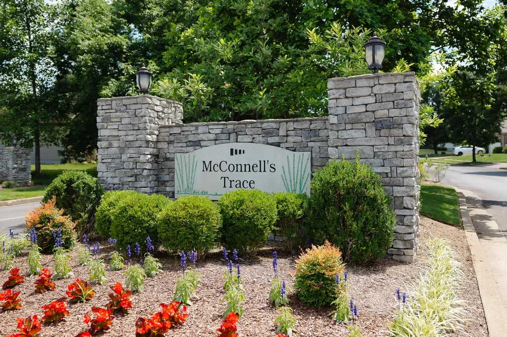 464 Mcconnells Trace Lexington KY 40511