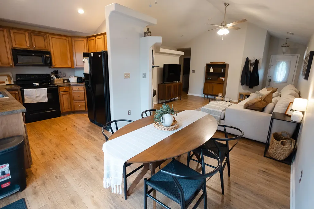 464 Mcconnells Trace Lexington KY 40511